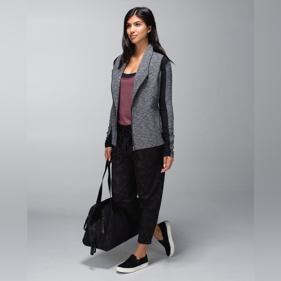 Lululemon Bhakti Yoga Jacket size 6 - Picture 3 of 15